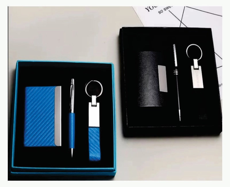 Keychain, pen and card holder gift set